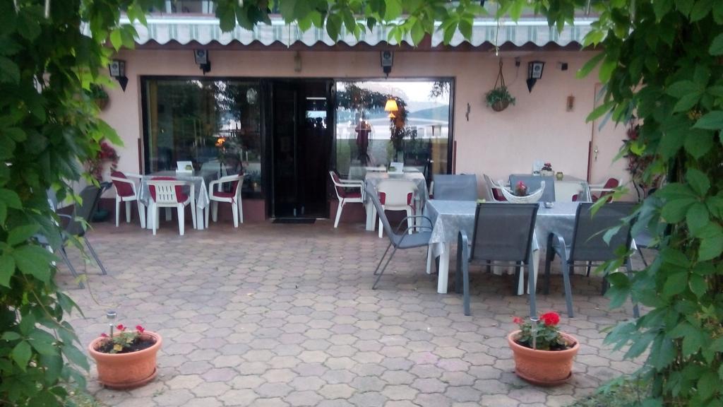 Hotel Monika Panzio Tata Exterior foto