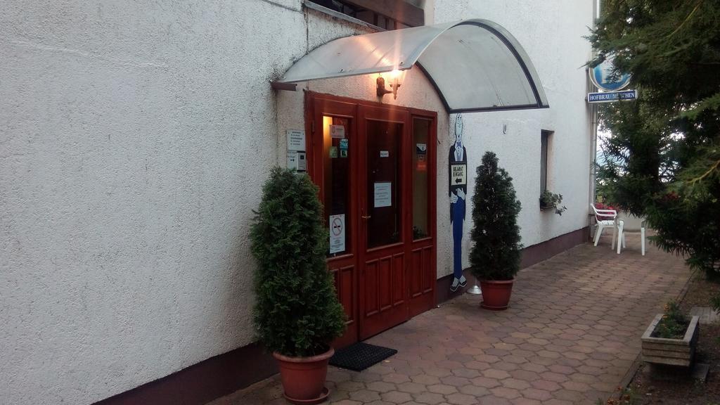 Hotel Monika Panzio Tata Exterior foto