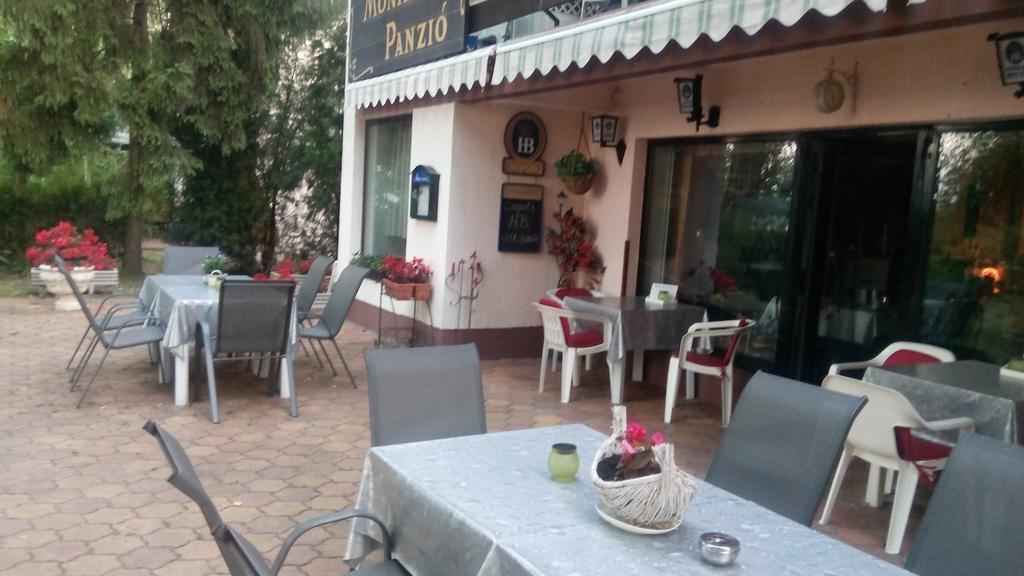 Hotel Monika Panzio Tata Exterior foto