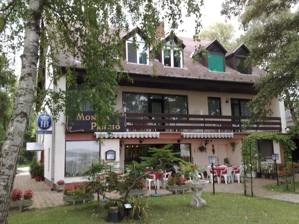 Hotel Monika Panzio Tata Exterior foto